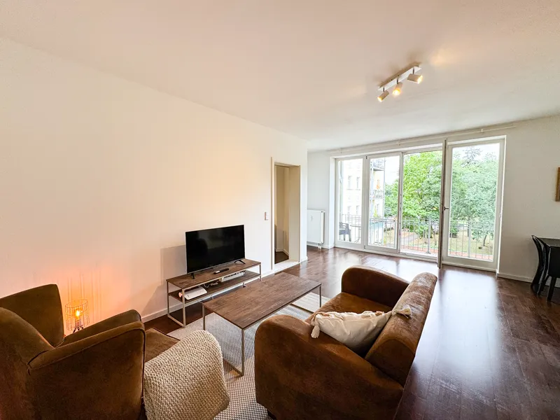 Möblierte, sanierte 2-Raum-Wohnung mit gehobener Innenausstattung mit EBK in Berlin Prenzlauer Berg — photo 1